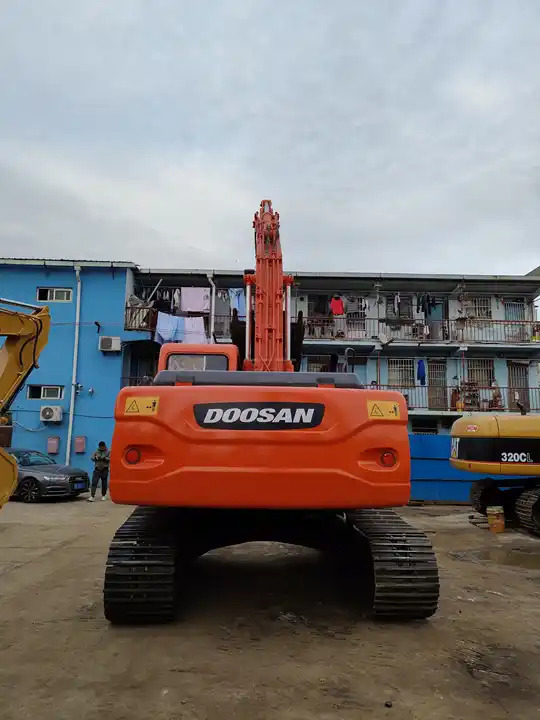 Used excavators in stock for sale second hand excavator used machinery equipment Doosan dx225 - Ερπυστριοφόρος εκσκαφέας: φωτογραφία 3 Used excavators in stock for sale second hand excavator used machinery equipment Doosan dx225 - Ερπυστριοφόρος εκσκαφέας: φωτογραφία 3