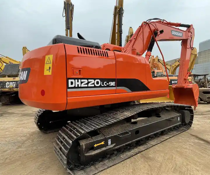 Used original Korea Doosan 20 ton excavator with cheap price and good condition DOOSAN Dx220LC-9e - Ερπυστριοφόρος εκσκαφέας: φωτογραφία 2 Used original Korea Doosan 20 ton excavator with cheap price and good condition DOOSAN Dx220LC-9e - Ερπυστριοφόρος εκσκαφέας: φωτογραφία 2