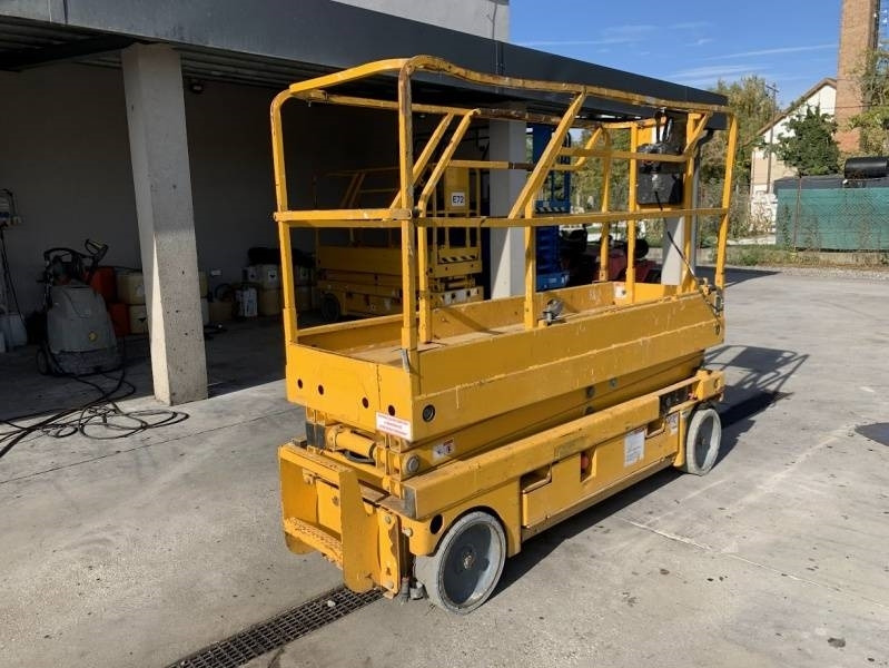 Haulotte Compact 8 - 8m, electric - Ψαλιδωτό ανυψωτικό: φωτογραφία 2 Haulotte Compact 8 - 8m, electric - Ψαλιδωτό ανυψωτικό: φωτογραφία 2