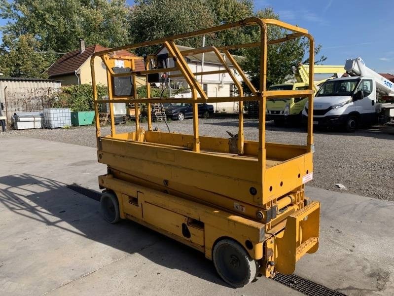 Haulotte Compact 8 - 8m, electric - Ψαλιδωτό ανυψωτικό: φωτογραφία 1 Haulotte Compact 8 - 8m, electric - Ψαλιδωτό ανυψωτικό: φωτογραφία 1