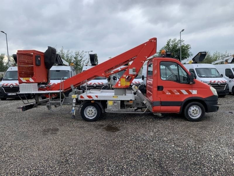 Iveco Daily GSR E179T - 17,1m - 200 kg - Φορτηγό με εναέρια πλατφόρμα: φωτογραφία 4 Iveco Daily GSR E179T - 17,1m - 200 kg - Φορτηγό με εναέρια πλατφόρμα: φωτογραφία 4