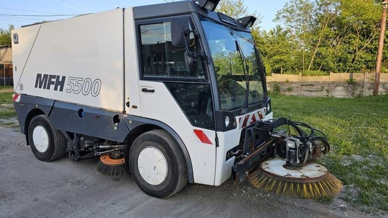 Mfh 5500 sweeper - with air conditionier - Σάρωθρο δρόμων: φωτογραφία 1 Mfh 5500 sweeper - with air conditionier - Σάρωθρο δρόμων: φωτογραφία 1