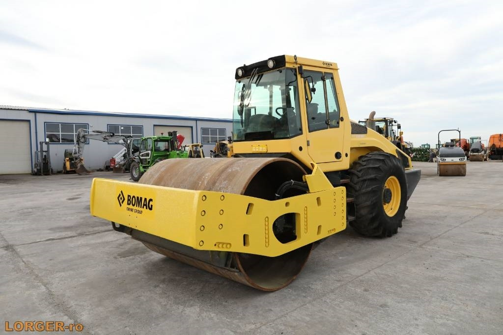 Bomag BW 216 D H-4 - Οδοστρωτήρες: φωτογραφία 1 Bomag BW 216 D H-4 - Οδοστρωτήρες: φωτογραφία 1