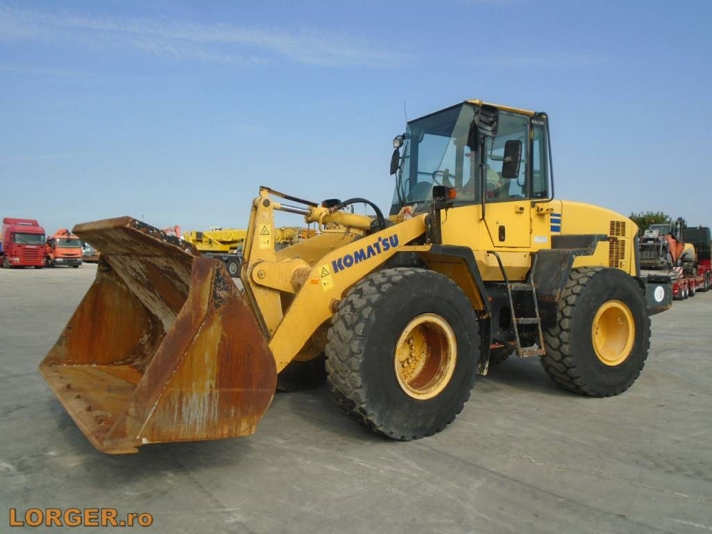 Komatsu WA200-5 - Ελαστιχοφόρος φορτωτής: φωτογραφία 1 Komatsu WA200-5 - Ελαστιχοφόρος φορτωτής: φωτογραφία 1