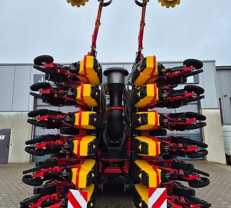 J.Reiff Sarl
Herr Stefan Neukirch - 77 Z.I in den - Σπαρτική μηχανή ακριβείας: φωτογραφία 5 J.Reiff Sarl
Herr Stefan Neukirch - 77 Z.I in den - Σπαρτική μηχανή ακριβείας: φωτογραφία 5