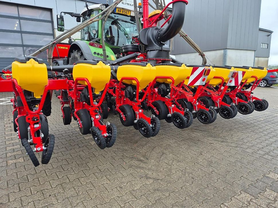 J.Reiff Sarl
Herr Stefan Neukirch - 77 Z.I in den - Σπαρτική μηχανή ακριβείας: φωτογραφία 3 J.Reiff Sarl
Herr Stefan Neukirch - 77 Z.I in den - Σπαρτική μηχανή ακριβείας: φωτογραφία 3