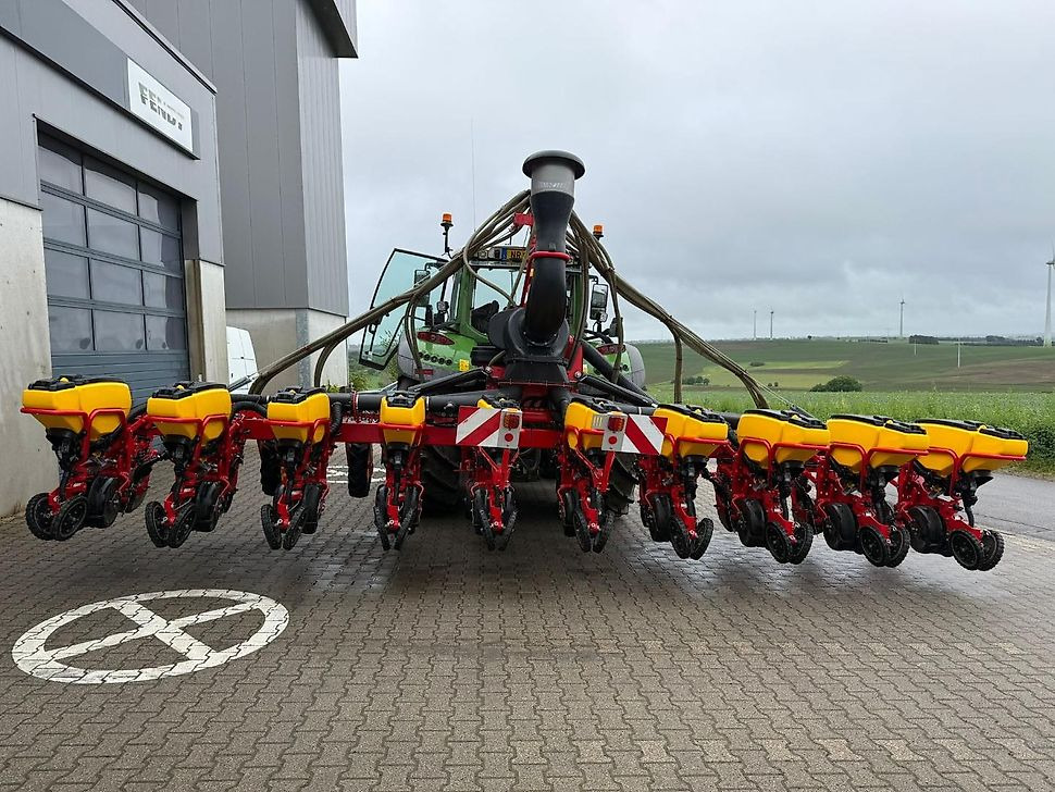 J.Reiff Sarl
Herr Stefan Neukirch - 77 Z.I in den - Σπαρτική μηχανή ακριβείας: φωτογραφία 1 J.Reiff Sarl
Herr Stefan Neukirch - 77 Z.I in den - Σπαρτική μηχανή ακριβείας: φωτογραφία 1