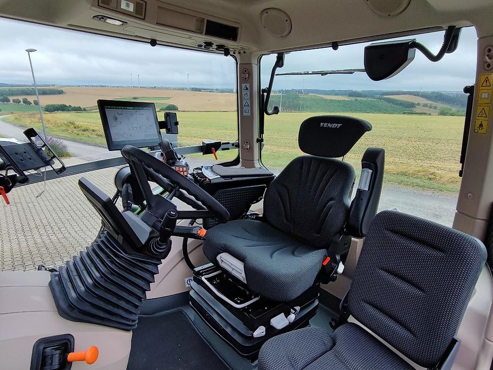 J.Reiff Sarl
Herr Stefan Neukirch - 77 Z.I in den - Τρακτέρ: φωτογραφία 5 J.Reiff Sarl
Herr Stefan Neukirch - 77 Z.I in den - Τρακτέρ: φωτογραφία 5