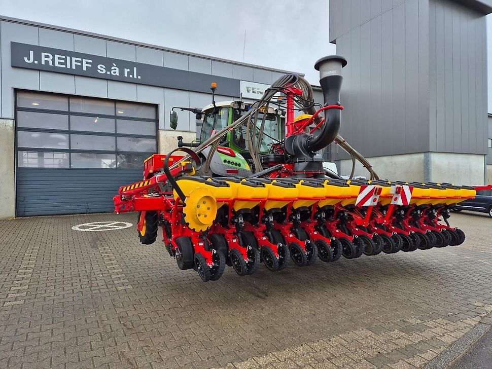 J.Reiff Sarl
Herr Stefan Neukirch - 77 Z.I in den - Σπαρτική μηχανή ακριβείας: φωτογραφία 2 J.Reiff Sarl
Herr Stefan Neukirch - 77 Z.I in den - Σπαρτική μηχανή ακριβείας: φωτογραφία 2