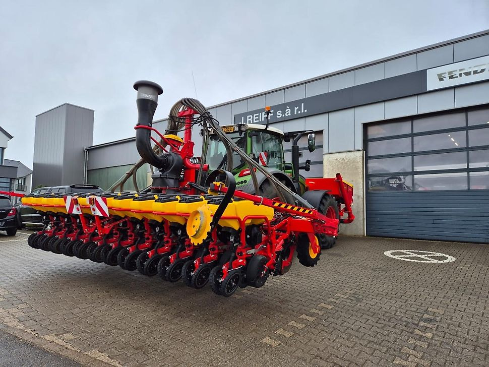 J.Reiff Sarl
Herr Stefan Neukirch - 77 Z.I in den - Σπαρτική μηχανή ακριβείας: φωτογραφία 3 J.Reiff Sarl
Herr Stefan Neukirch - 77 Z.I in den - Σπαρτική μηχανή ακριβείας: φωτογραφία 3