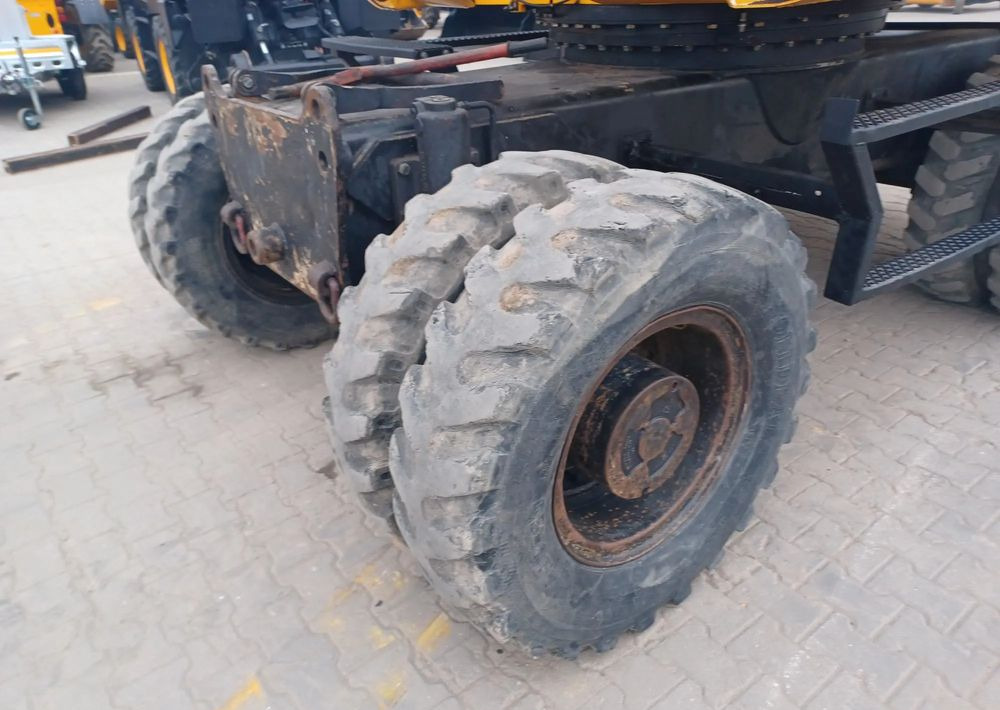 Τροχοφόρος εκσκαφέας JCB JS175W: φωτογραφία 9 Τροχοφόρος εκσκαφέας JCB JS175W: φωτογραφία 9