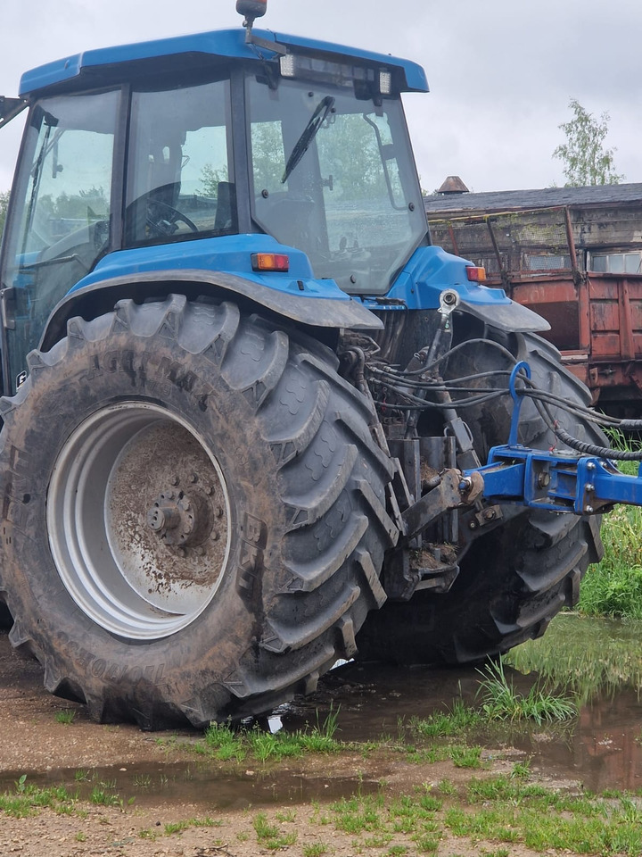 FORD 8670 - Τρακτέρ: φωτογραφία 3 FORD 8670 - Τρακτέρ: φωτογραφία 3