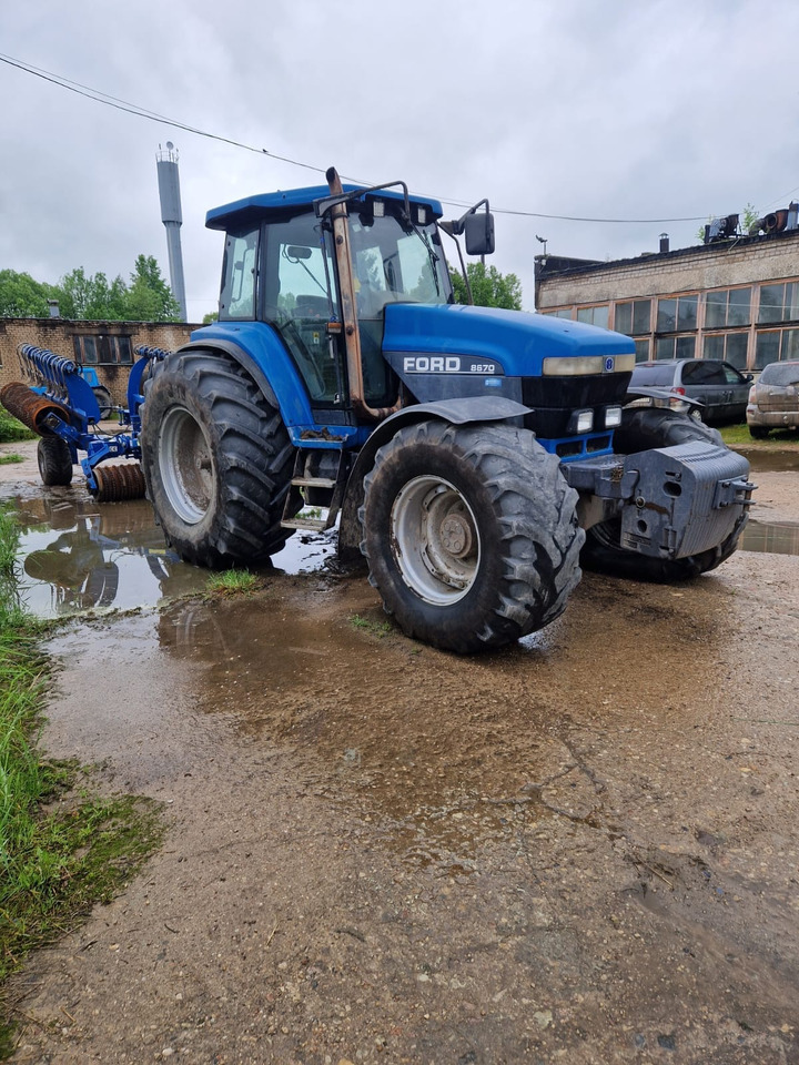 FORD 8670 - Τρακτέρ: φωτογραφία 1 FORD 8670 - Τρακτέρ: φωτογραφία 1