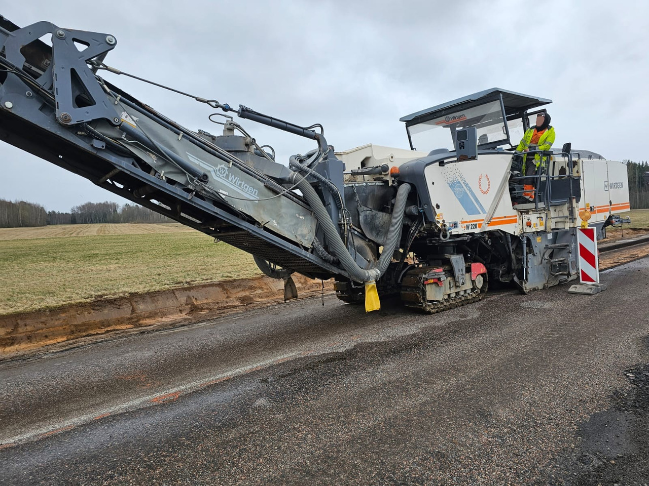 WIRTGEN W220 - Φρέζα ασφάλτου: φωτογραφία 1 WIRTGEN W220 - Φρέζα ασφάλτου: φωτογραφία 1