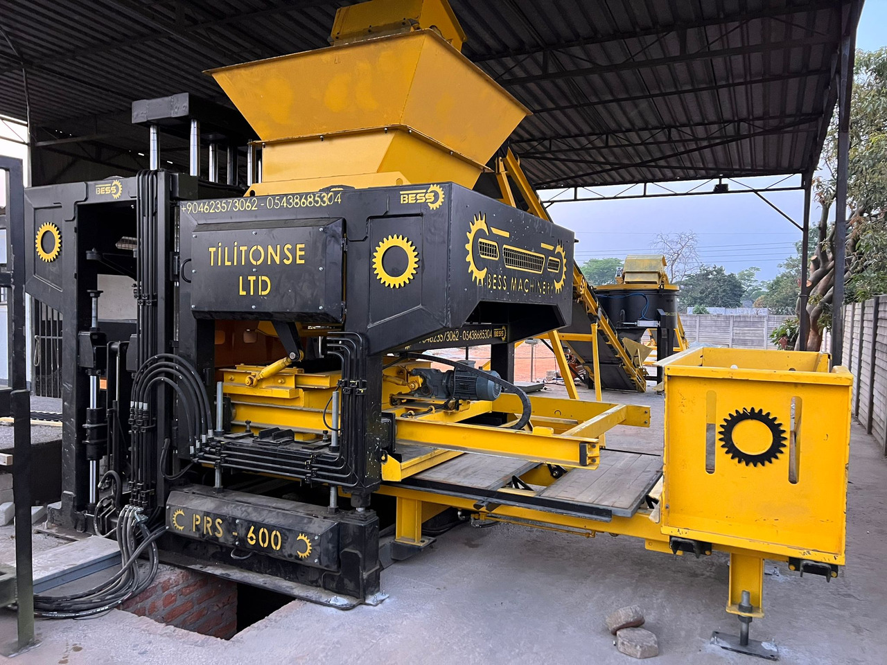 PRS-600 Semi-Automatic Concrete Block Machine - Μηχάνημα κατασκευής τσιμεντόλιθων: φωτογραφία 4 PRS-600 Semi-Automatic Concrete Block Machine - Μηχάνημα κατασκευής τσιμεντόλιθων: φωτογραφία 4