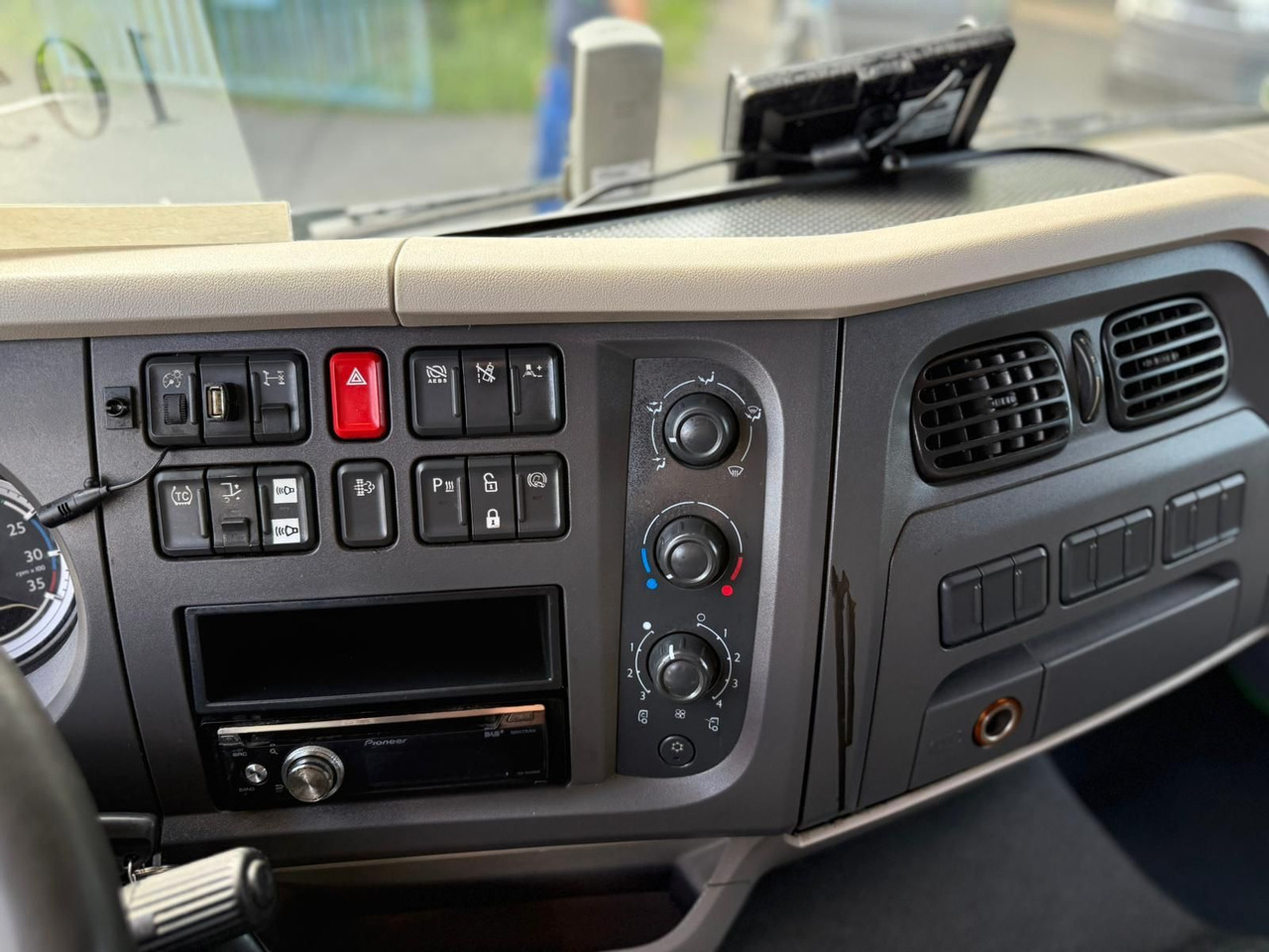 Φορτηγό μουσαμάς DAF LF 290: φωτογραφία 11 Φορτηγό μουσαμάς DAF LF 290: φωτογραφία 11