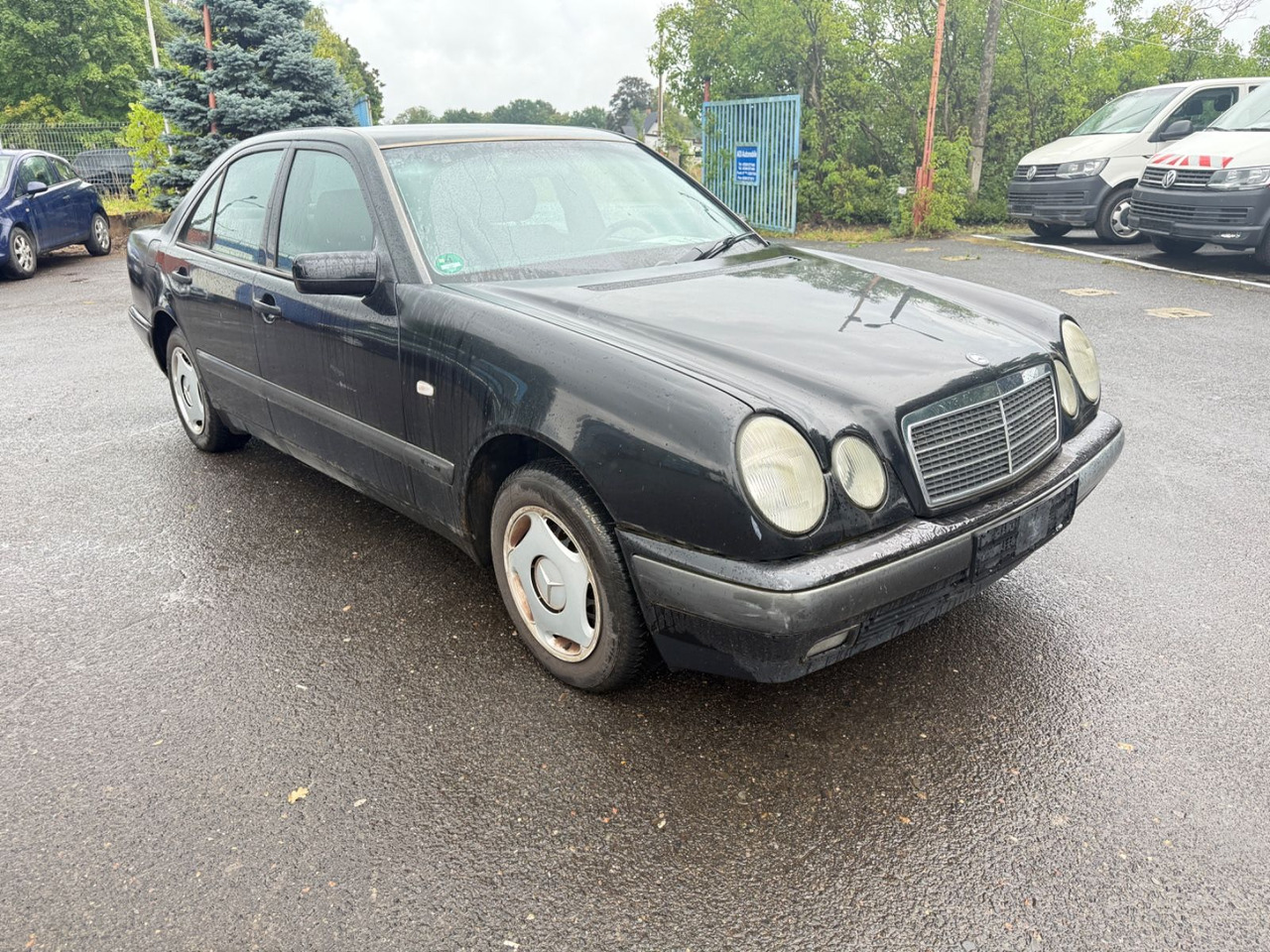Mercedes-Benz E 200 - Λιμουζίνα/ Sedan: φωτογραφία 1 Mercedes-Benz E 200 - Λιμουζίνα/ Sedan: φωτογραφία 1