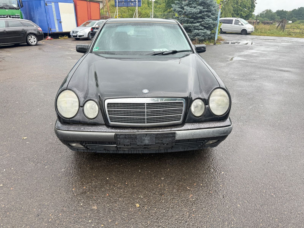 Mercedes-Benz E 200 - Λιμουζίνα/ Sedan: φωτογραφία 2 Mercedes-Benz E 200 - Λιμουζίνα/ Sedan: φωτογραφία 2