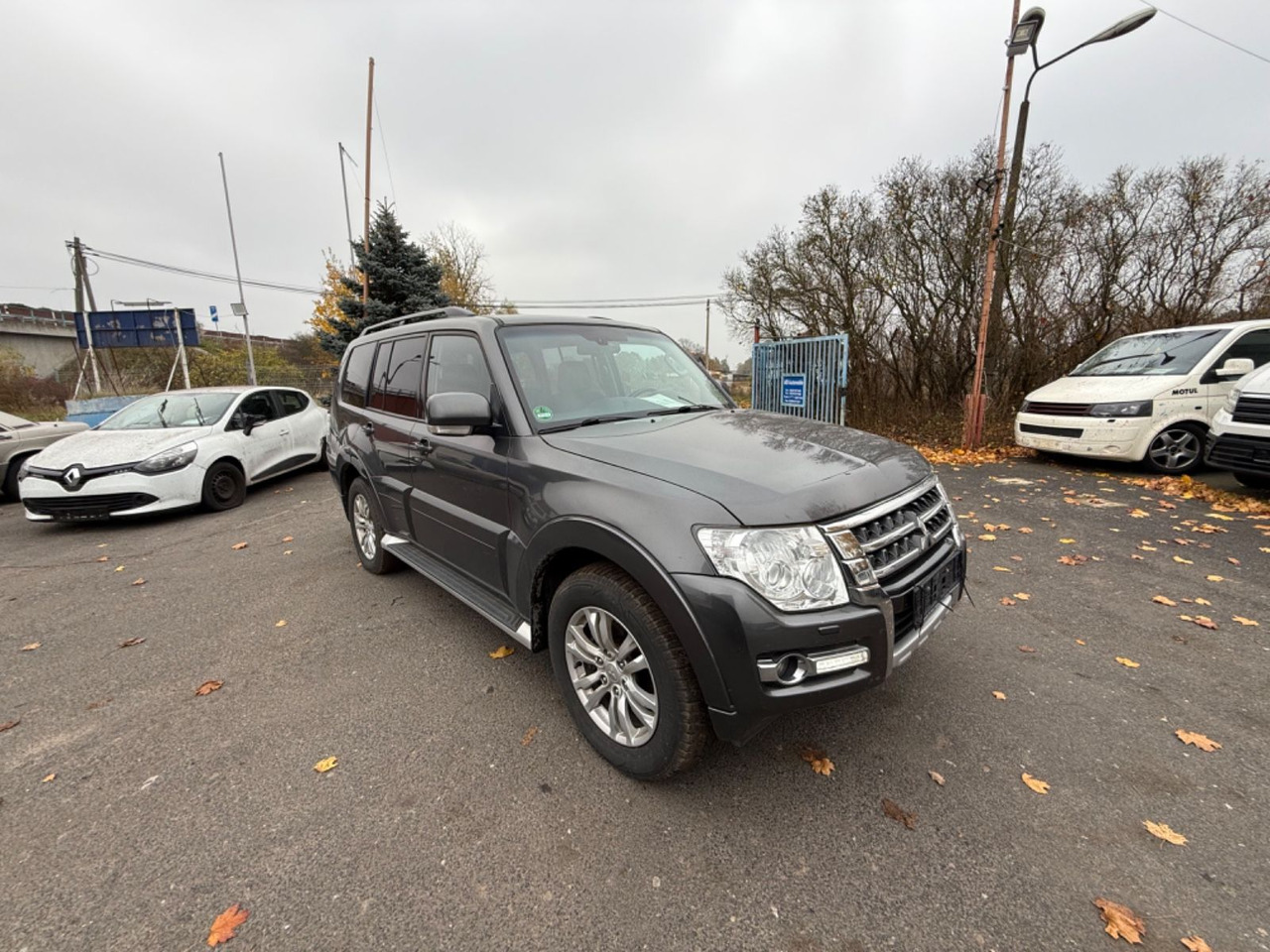 Mitsubishi Pajero 3,2 DI-D Edition 100 - SUV: φωτογραφία 2 Mitsubishi Pajero 3,2 DI-D Edition 100 - SUV: φωτογραφία 2
