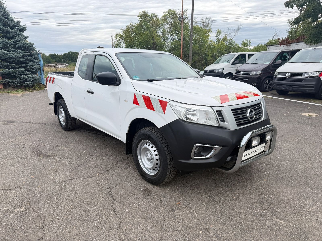 Nissan Navara NP300 Visia King Cab 4x4 - SUV: φωτογραφία 2 Nissan Navara NP300 Visia King Cab 4x4 - SUV: φωτογραφία 2