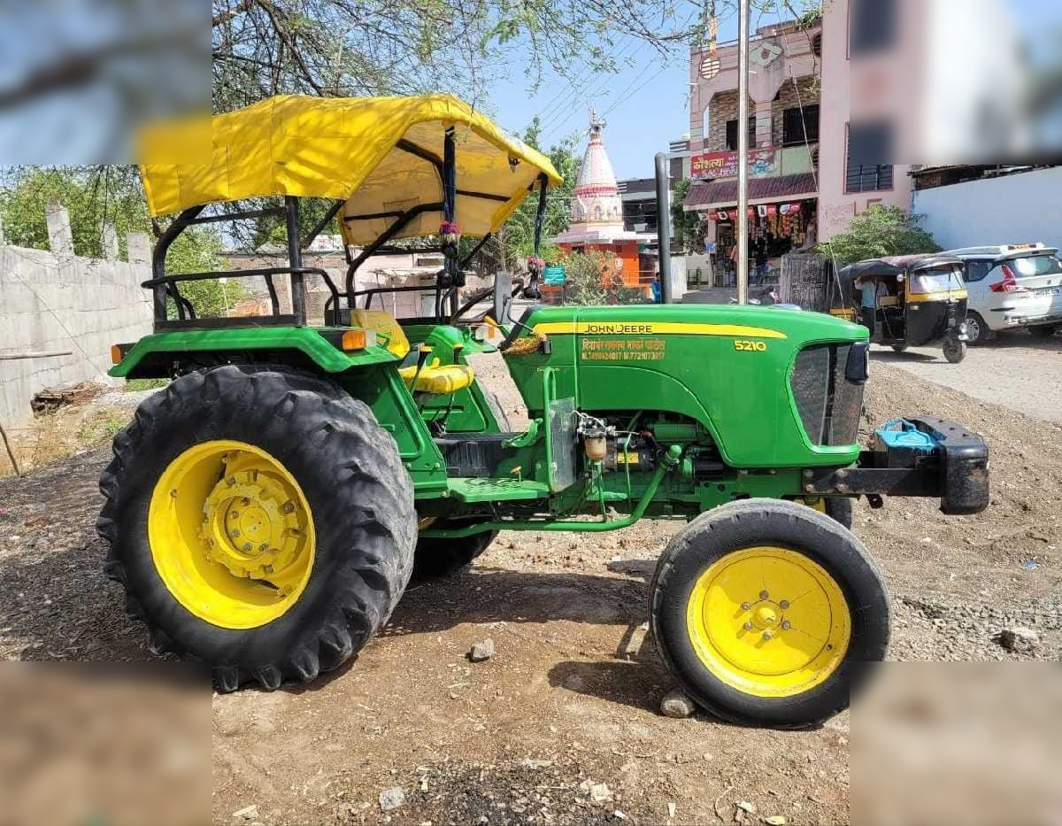 JOHN DEERE 5210 - Τρακτέρ: φωτογραφία 1 JOHN DEERE 5210 - Τρακτέρ: φωτογραφία 1