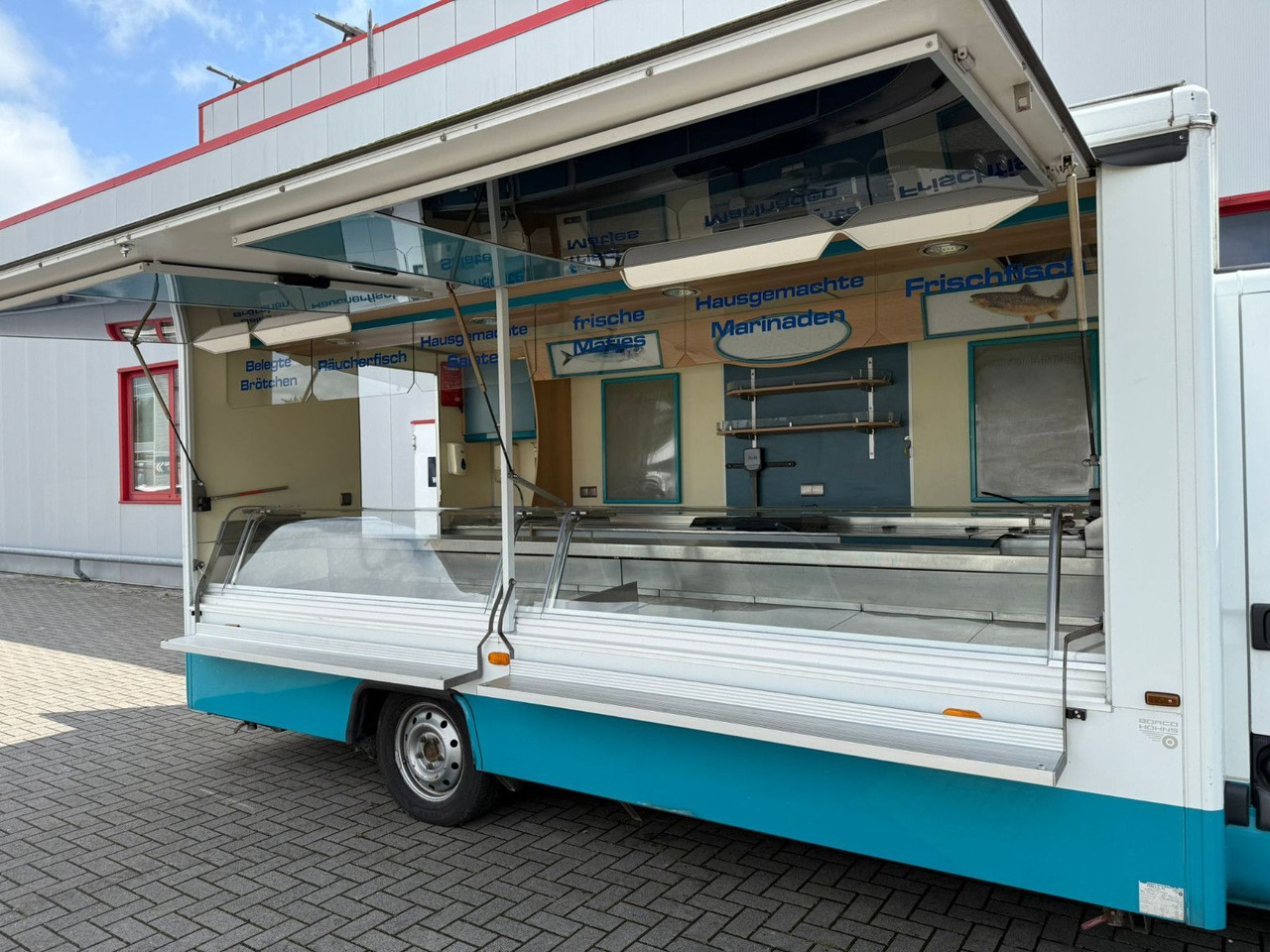 Renault Borco Höhns Fischmobil - Αυτοκινούμενη καντίνα: φωτογραφία 4 Renault Borco Höhns Fischmobil - Αυτοκινούμενη καντίνα: φωτογραφία 4