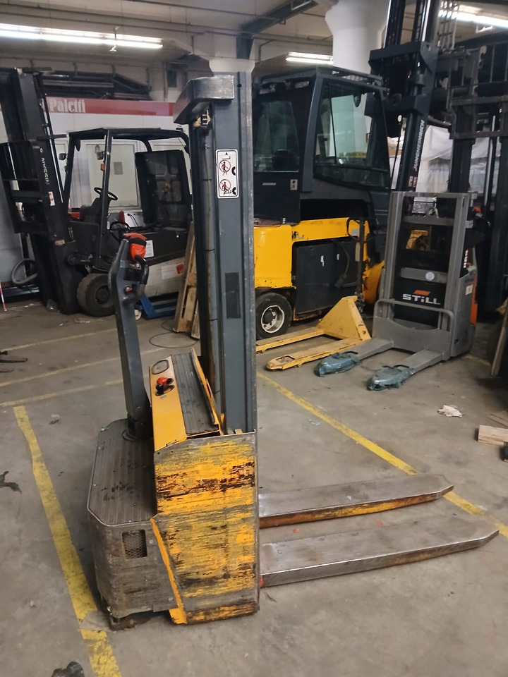 EGV12 - Μηχάνημα στοίβαξης: φωτογραφία 2 EGV12 - Μηχάνημα στοίβαξης: φωτογραφία 2