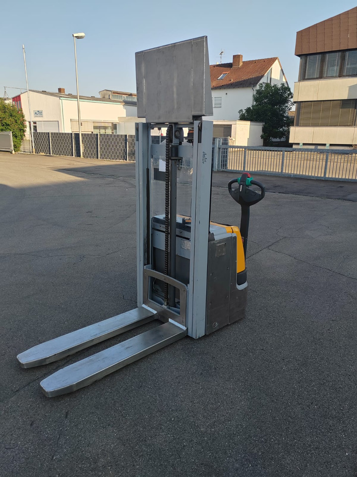 Jungheinrich EJC 112z/ remote control/ acid protect/ initial/ 511h - Μηχάνημα στοίβαξης: φωτογραφία 1 Jungheinrich EJC 112z/ remote control/ acid protect/ initial/ 511h - Μηχάνημα στοίβαξης: φωτογραφία 1