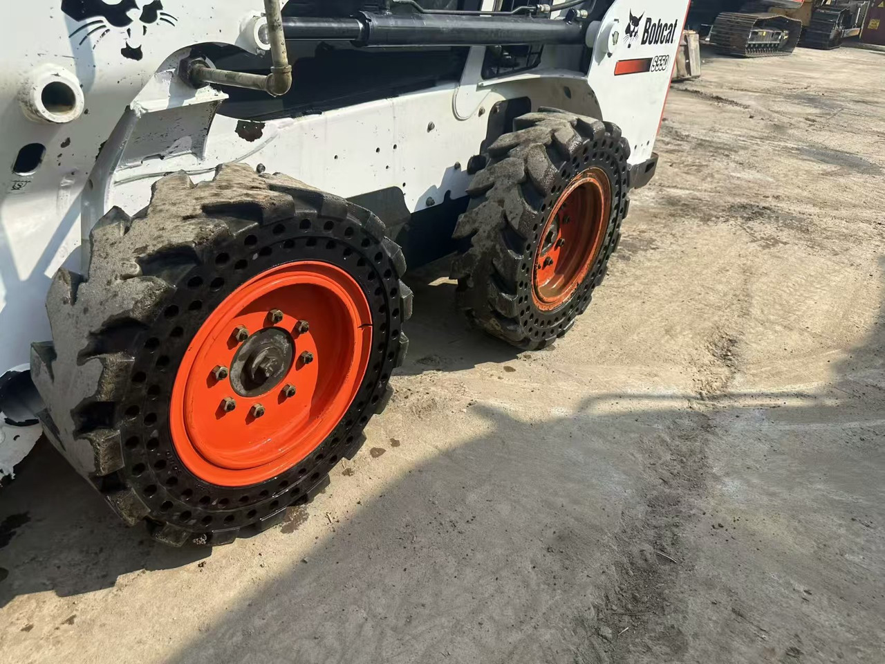 Bobcat S550 - Φορτωτής πλάγιας ολίσθησης: φωτογραφία 5 Bobcat S550 - Φορτωτής πλάγιας ολίσθησης: φωτογραφία 5