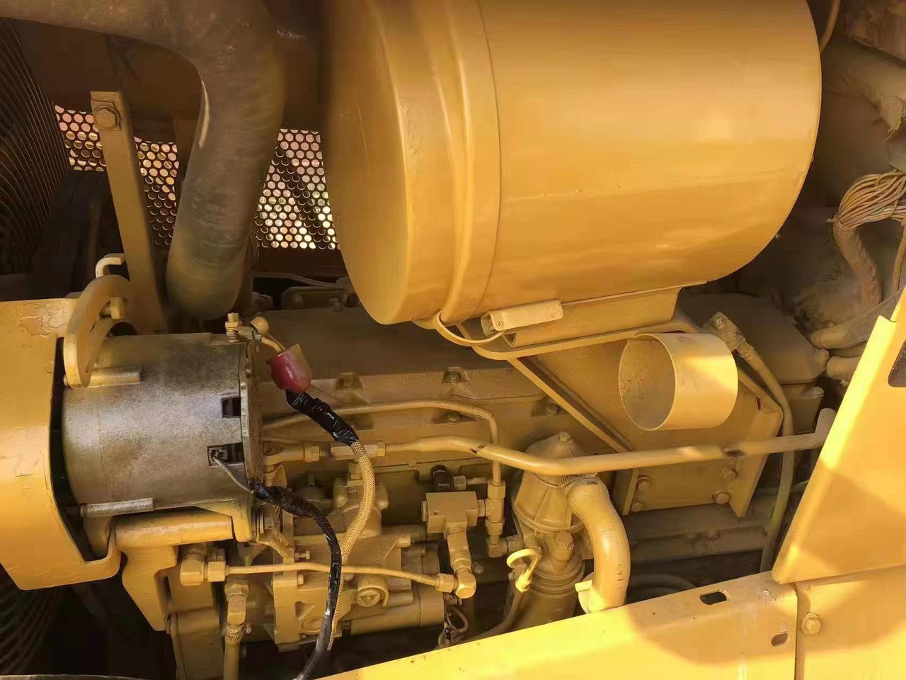 CAT D6M - Μπουλντόζα: φωτογραφία 4 CAT D6M - Μπουλντόζα: φωτογραφία 4