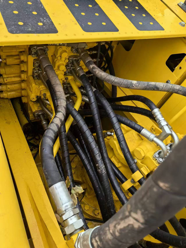 Komatsu pc220-8 - Ερπυστριοφόρος εκσκαφέας: φωτογραφία 4 Komatsu pc220-8 - Ερπυστριοφόρος εκσκαφέας: φωτογραφία 4