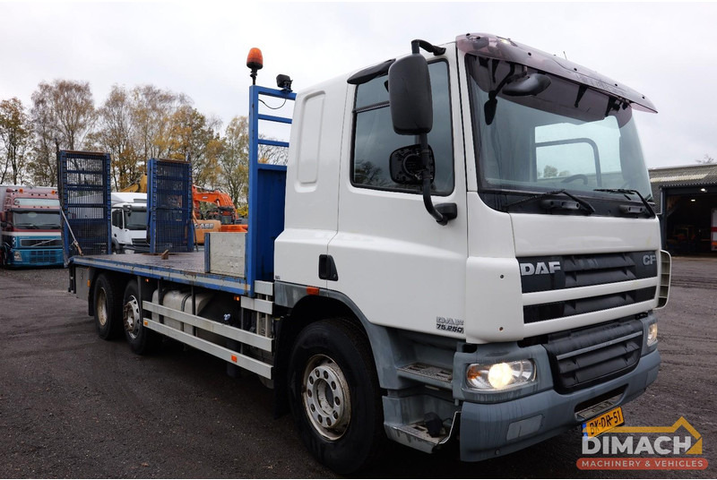 DAF FAG CF 75 Oprijwagen met hydraulische kleppen 6x2*4 - airco - 16.150 KG - Φορτηγό σασί: φωτογραφία 4 DAF FAG CF 75 Oprijwagen met hydraulische kleppen 6x2*4 - airco - 16.150 KG - Φορτηγό σασί: φωτογραφία 4