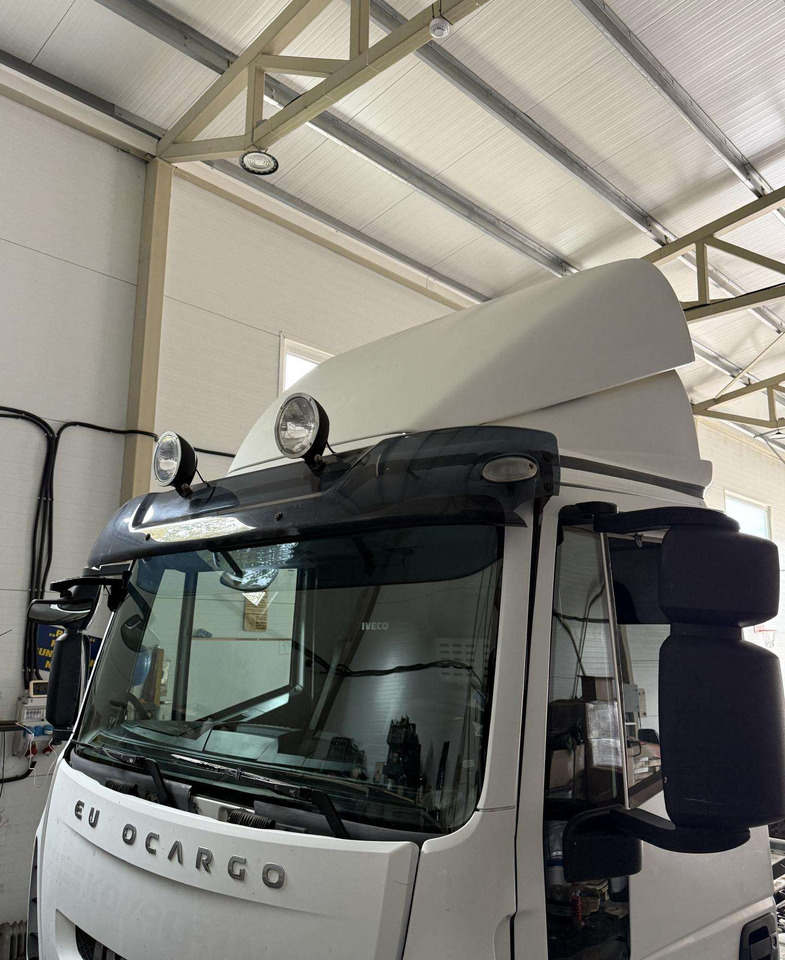 Iveco Spoileris - Ανταλλακτικό για Φορτηγό: φωτογραφία 2 Iveco Spoileris - Ανταλλακτικό για Φορτηγό: φωτογραφία 2