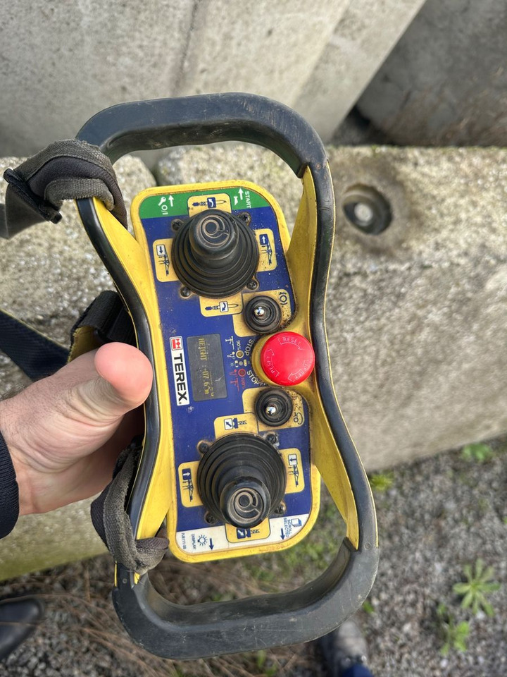 Terex COMEDIL CTT162-8 RADIO FUNK+LIFT GEDATOP ZUSTAND - Πυργογερανός: φωτογραφία 4 Terex COMEDIL CTT162-8 RADIO FUNK+LIFT GEDATOP ZUSTAND - Πυργογερανός: φωτογραφία 4