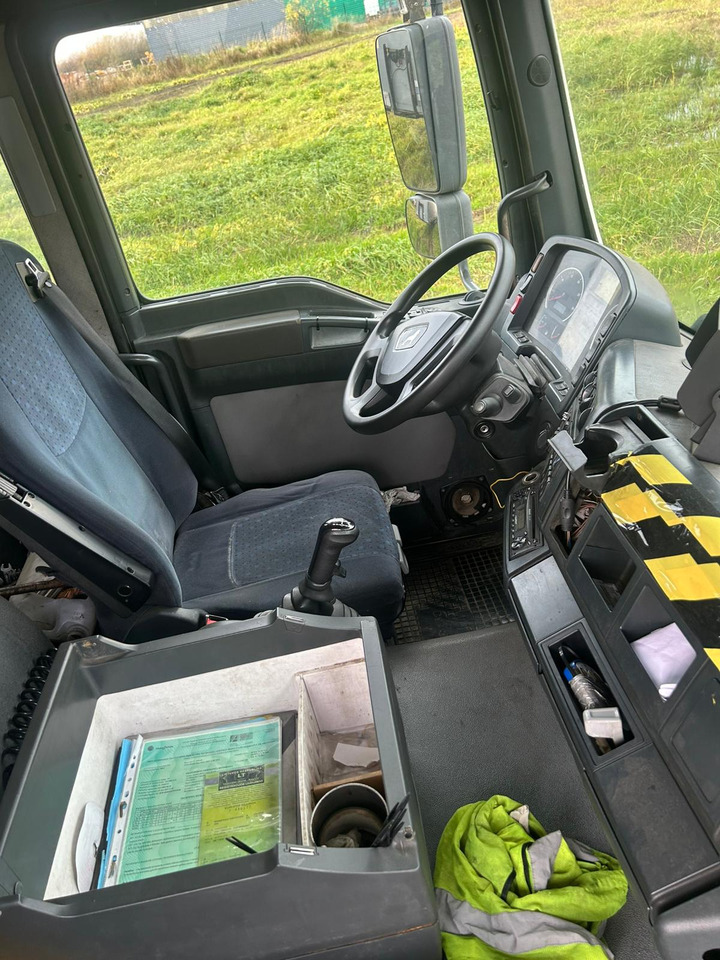 MAN TGA 26.310 - Φορτηγό μουσαμάς: φωτογραφία 4 MAN TGA 26.310 - Φορτηγό μουσαμάς: φωτογραφία 4