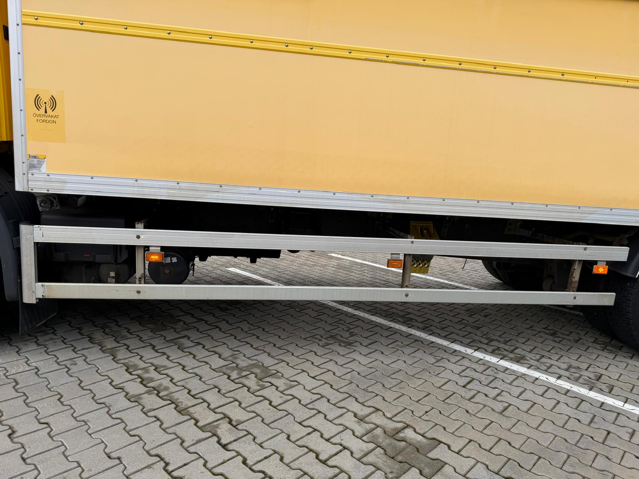 SCANIA P230 - Φορτηγό κόφα: φωτογραφία 4 SCANIA P230 - Φορτηγό κόφα: φωτογραφία 4