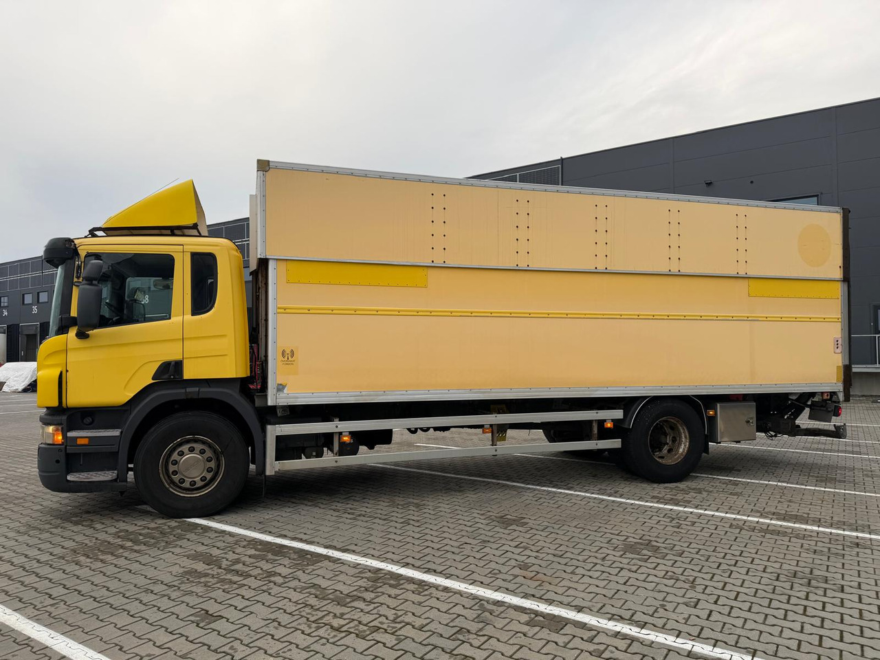 SCANIA P230 - Φορτηγό κόφα: φωτογραφία 3 SCANIA P230 - Φορτηγό κόφα: φωτογραφία 3