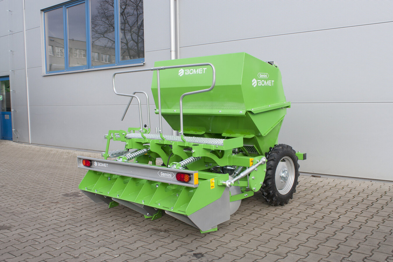 Bomet Kartoffelpflanzmaschine / Potato planter / Planteuse de pomme de terre / Piantapatate / Sadzarka ziemniaków - Πατατοφυτευτής: φωτογραφία 3 Bomet Kartoffelpflanzmaschine / Potato planter / Planteuse de pomme de terre / Piantapatate / Sadzarka ziemniaków - Πατατοφυτευτής: φωτογραφία 3