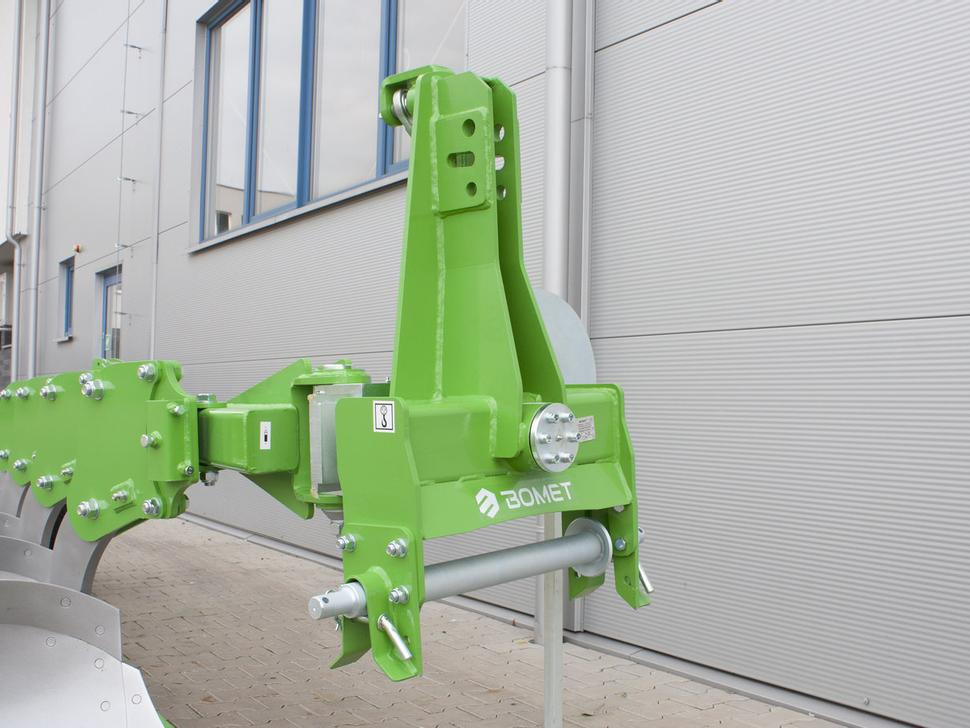 Bomet Pflüge / Single-beam plow / Charrue mono-poutre / Aratro / Плуг / Pług jednobelkowy Libra 3+1 - Άροτρο: φωτογραφία 5 Bomet Pflüge / Single-beam plow / Charrue mono-poutre / Aratro / Плуг / Pług jednobelkowy Libra 3+1 - Άροτρο: φωτογραφία 5