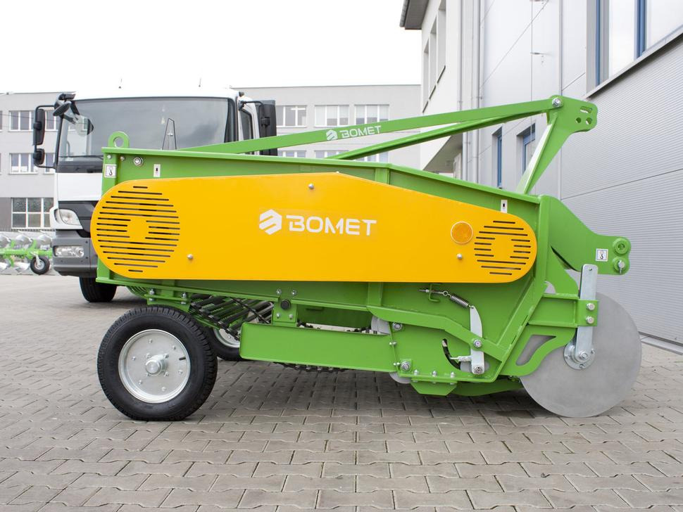 Bomet Siebkettenroder / Potato digger / Arracheuse de pomme de terre / Scavapatate / Cavador de patatas / 2-рядная картофелекопалка / Kopaczka do ziemniaków - Πατατοεξαγωγέας: φωτογραφία 4 Bomet Siebkettenroder / Potato digger / Arracheuse de pomme de terre / Scavapatate / Cavador de patatas / 2-рядная картофелекопалка / Kopaczka do ziemniaków - Πατατοεξαγωγέας: φωτογραφία 4