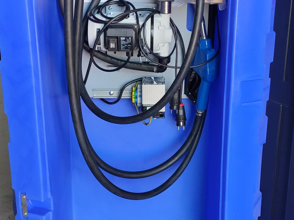 DC AdBlue-Behälter / AdBlue tank / Cuve à AdBlue / Serbatoio / Depósito / Бак для AdBlue / Zbiornik AdBlue 1500 l - Δεξαμενή αποθήκευσης: φωτογραφία 4 DC AdBlue-Behälter / AdBlue tank / Cuve à AdBlue / Serbatoio / Depósito / Бак для AdBlue / Zbiornik AdBlue 1500 l - Δεξαμενή αποθήκευσης: φωτογραφία 4