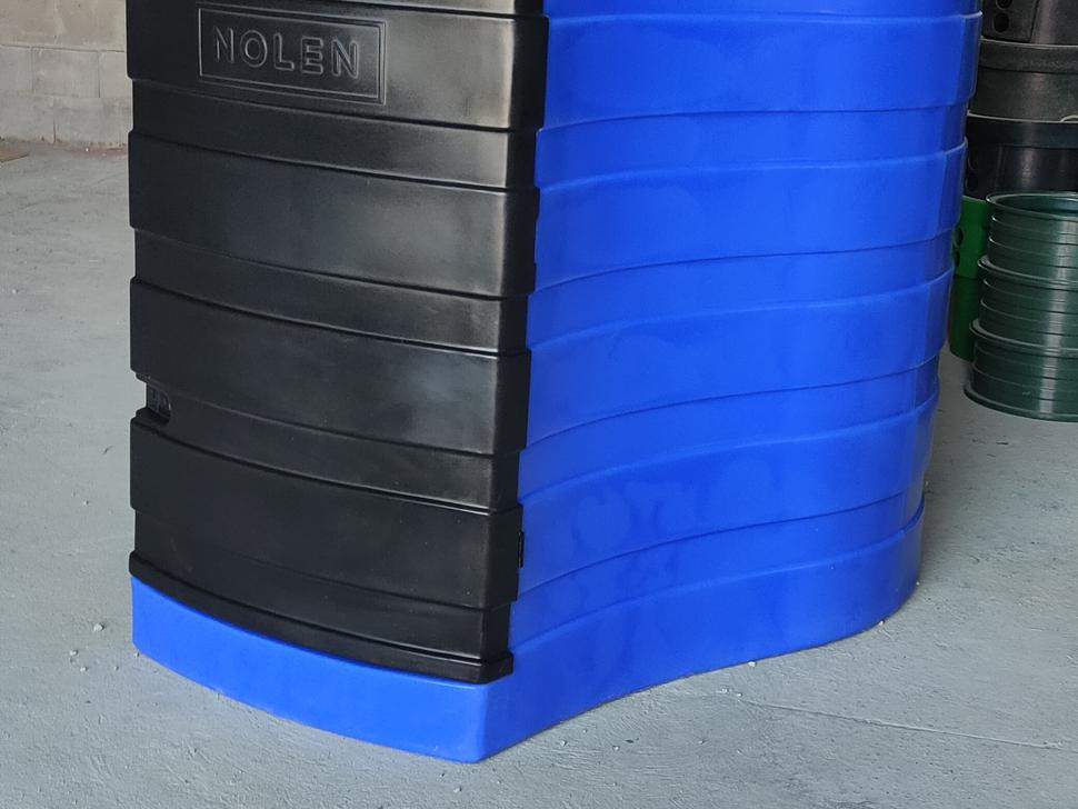 DC AdBlue-Behälter / AdBlue tank / Cuve à AdBlue / Serbatoio / Depósito / Бак для AdBlue / Zbiornik AdBlue 1500 l - Δεξαμενή αποθήκευσης: φωτογραφία 3 DC AdBlue-Behälter / AdBlue tank / Cuve à AdBlue / Serbatoio / Depósito / Бак для AdBlue / Zbiornik AdBlue 1500 l - Δεξαμενή αποθήκευσης: φωτογραφία 3