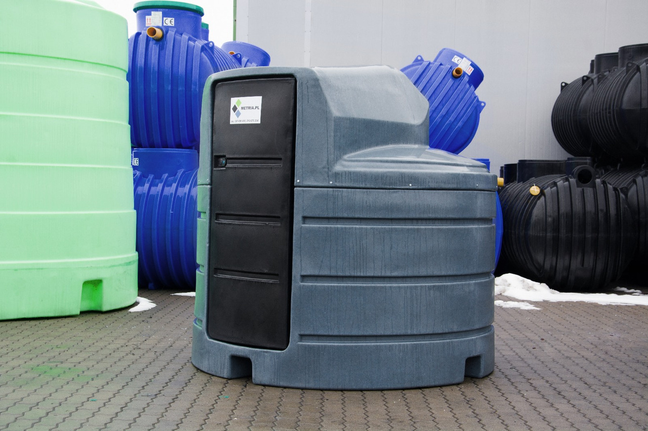 DC Dieseltank / Double-walled fuel tank for diesel fuel / Cuve à gasoil / Sebatoio gasolio / Бак для дизельного топлива / Zbiornik 2500 l - Δεξαμενή αποθήκευσης: φωτογραφία 1 DC Dieseltank / Double-walled fuel tank for diesel fuel / Cuve à gasoil / Sebatoio gasolio / Бак для дизельного топлива / Zbiornik 2500 l - Δεξαμενή αποθήκευσης: φωτογραφία 1