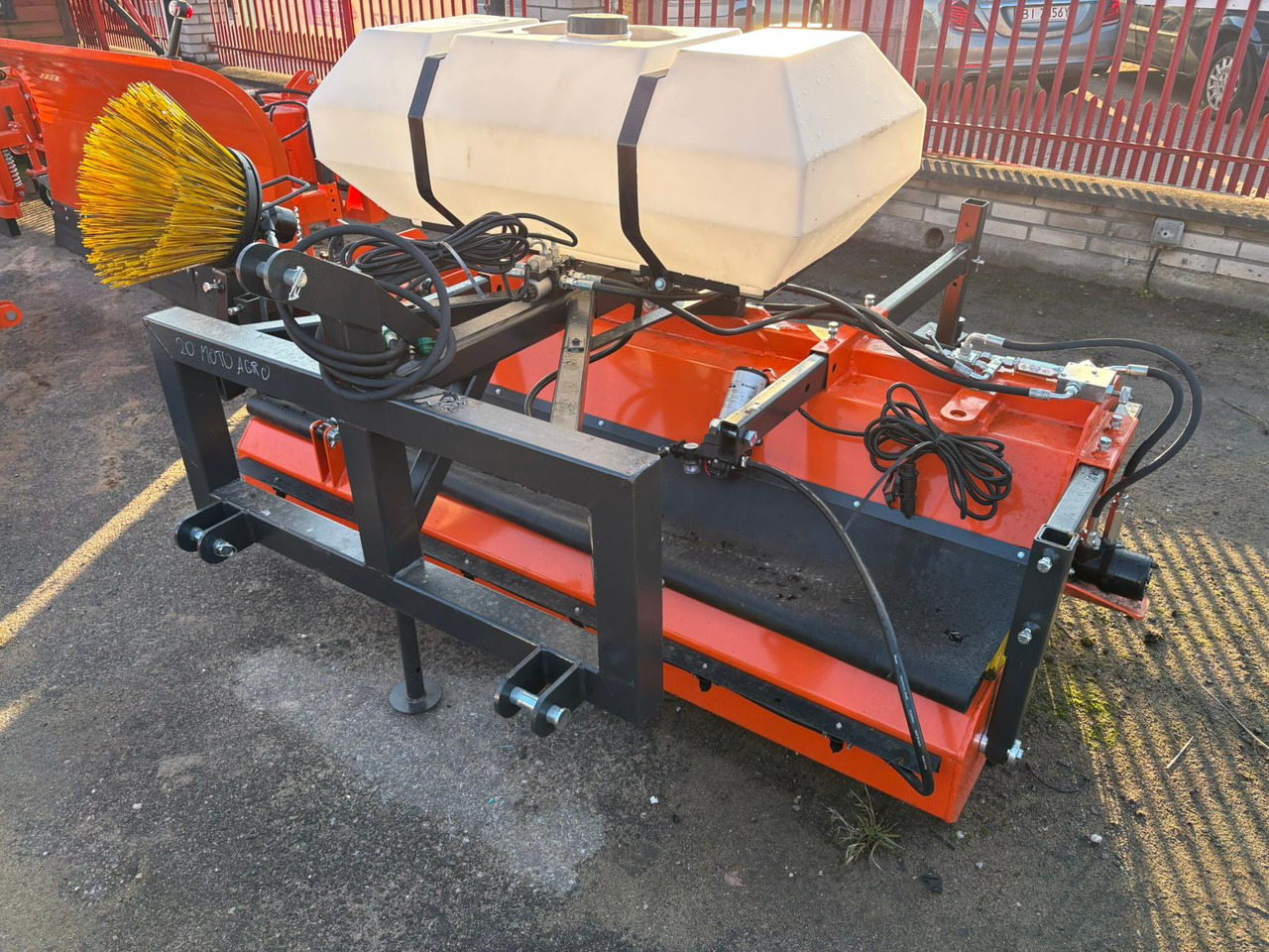 METAL-TECHNIK Kehrmaschine / Sweeper / Balayeuse / Spazzolatrice / Подметательно-уборочная машина / Zamiatarka 2 m - Σκούπα για Φορτωτησ για τρακτερ: φωτογραφία 5 METAL-TECHNIK Kehrmaschine / Sweeper / Balayeuse / Spazzolatrice / Подметательно-уборочная машина / Zamiatarka 2 m - Σκούπα για Φορτωτησ για τρακτερ: φωτογραφία 5