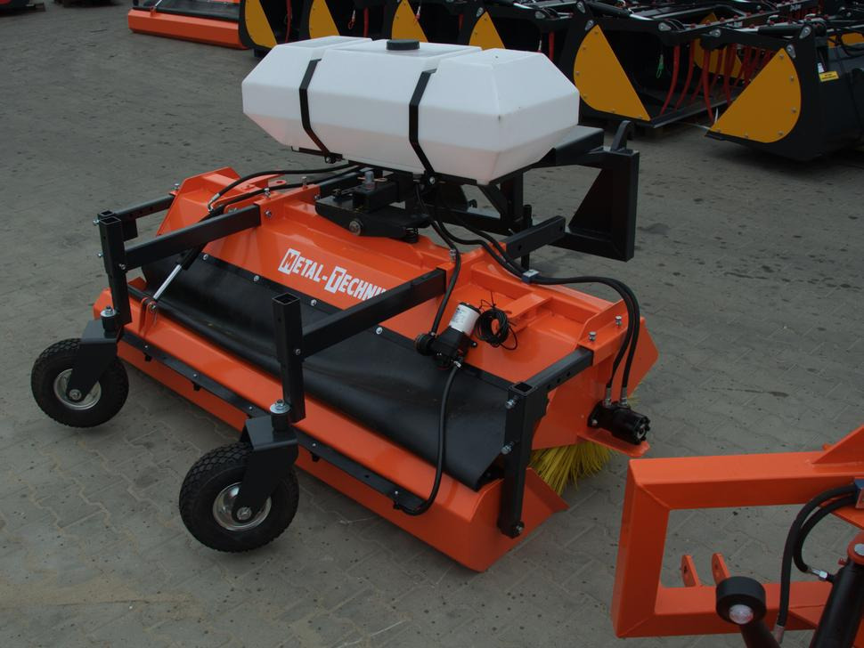 METAL-TECHNIK Kehrmaschine / Sweeper / Balayeuse / Spazzolatrice / Подметательно-уборочная машина / Zamiatarka 2 m - Σκούπα για Φορτωτησ για τρακτερ: φωτογραφία 4 METAL-TECHNIK Kehrmaschine / Sweeper / Balayeuse / Spazzolatrice / Подметательно-уборочная машина / Zamiatarka 2 m - Σκούπα για Φορτωτησ για τρακτερ: φωτογραφία 4