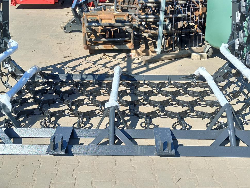 METAL-TECHNIK Wiesenegge / Meadow harrow / Herse de prairie / Strigliatrice / Полевая волокуша / Włóka łąkowa 4 m - Σβάρνα λιβαδιών: φωτογραφία 4 METAL-TECHNIK Wiesenegge / Meadow harrow / Herse de prairie / Strigliatrice / Полевая волокуша / Włóka łąkowa 4 m - Σβάρνα λιβαδιών: φωτογραφία 4