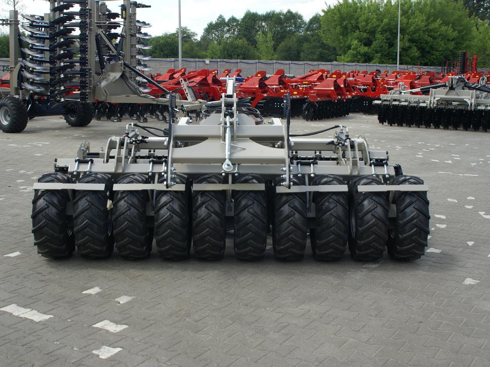 Νέα Δισκοσβάρνα ROLEX Scheibenegge /  Disc harrow with hydropack and tire roller / Dechaumeur à disques / Erpice a dischi / Дисковая борона с гидропаком и колёсным катком / Agregat talerzowy uprawowy z hydropackiem i: φωτογραφία 13