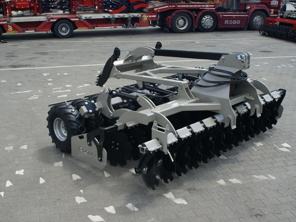 Νέα Δισκοσβάρνα ROLEX Scheibenegge /  Disc harrow with hydropack and tire roller / Dechaumeur à disques / Erpice a dischi / Дисковая борона с гидропаком и колёсным катком / Agregat talerzowy uprawowy z hydropackiem i: φωτογραφία 6