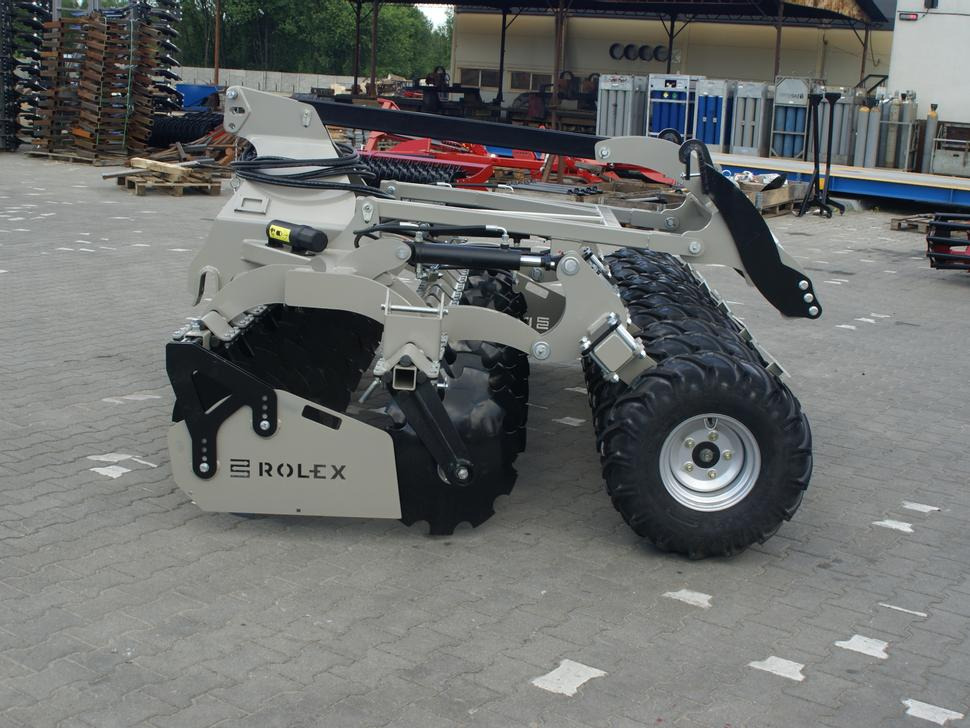 Νέα Δισκοσβάρνα ROLEX Scheibenegge /  Disc harrow with hydropack and tire roller / Dechaumeur à disques / Erpice a dischi / Дисковая борона с гидропаком и колёсным катком / Agregat talerzowy uprawowy z hydropackiem i: φωτογραφία 18