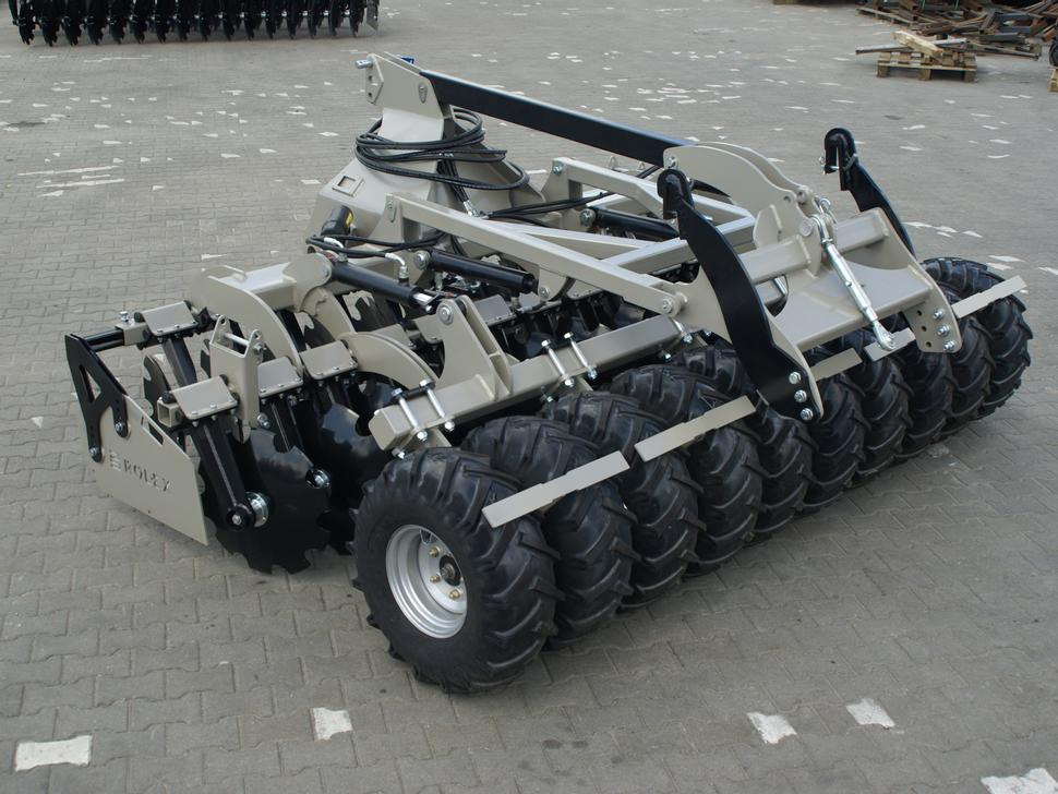 Νέα Δισκοσβάρνα ROLEX Scheibenegge /  Disc harrow with hydropack and tire roller / Dechaumeur à disques / Erpice a dischi / Дисковая борона с гидропаком и колёсным катком / Agregat talerzowy uprawowy z hydropackiem i: φωτογραφία 16